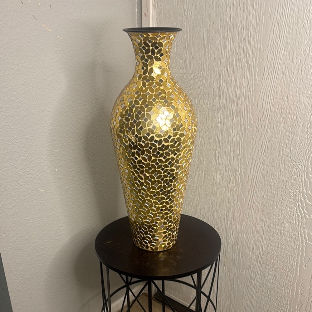Elegant Gold Mosaic Vase